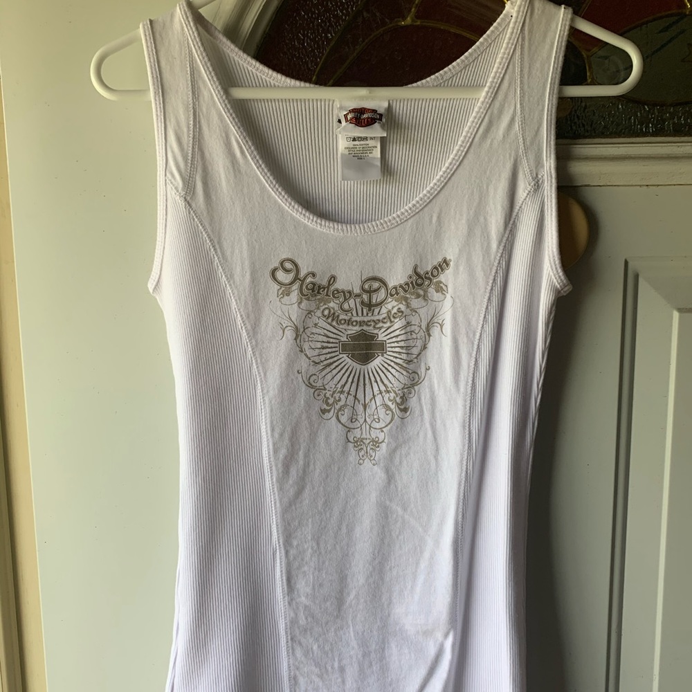 Large white Harley Davidson ribbed tank.